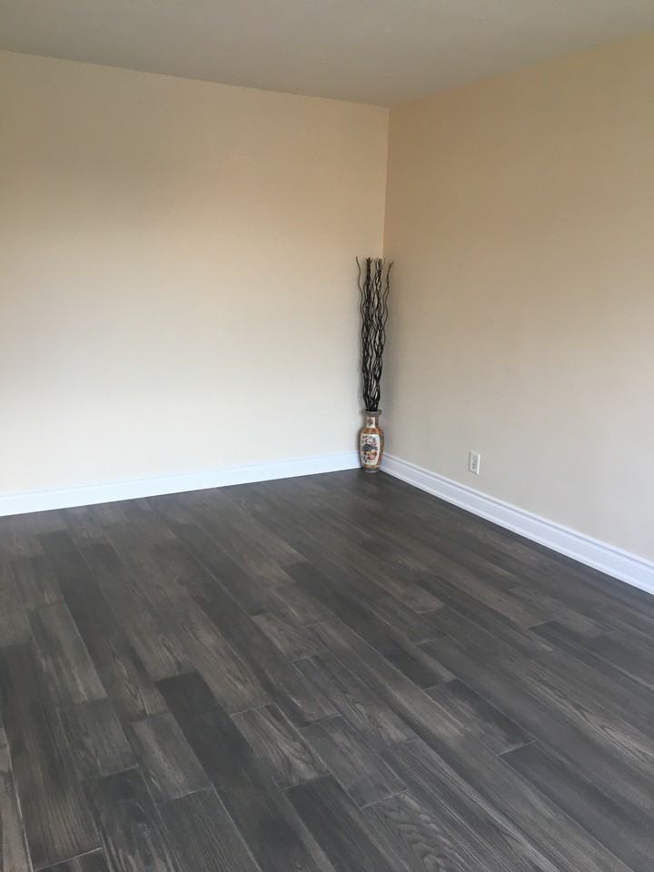 305 Saguenay Avenue #2 - Photo 4 of 11