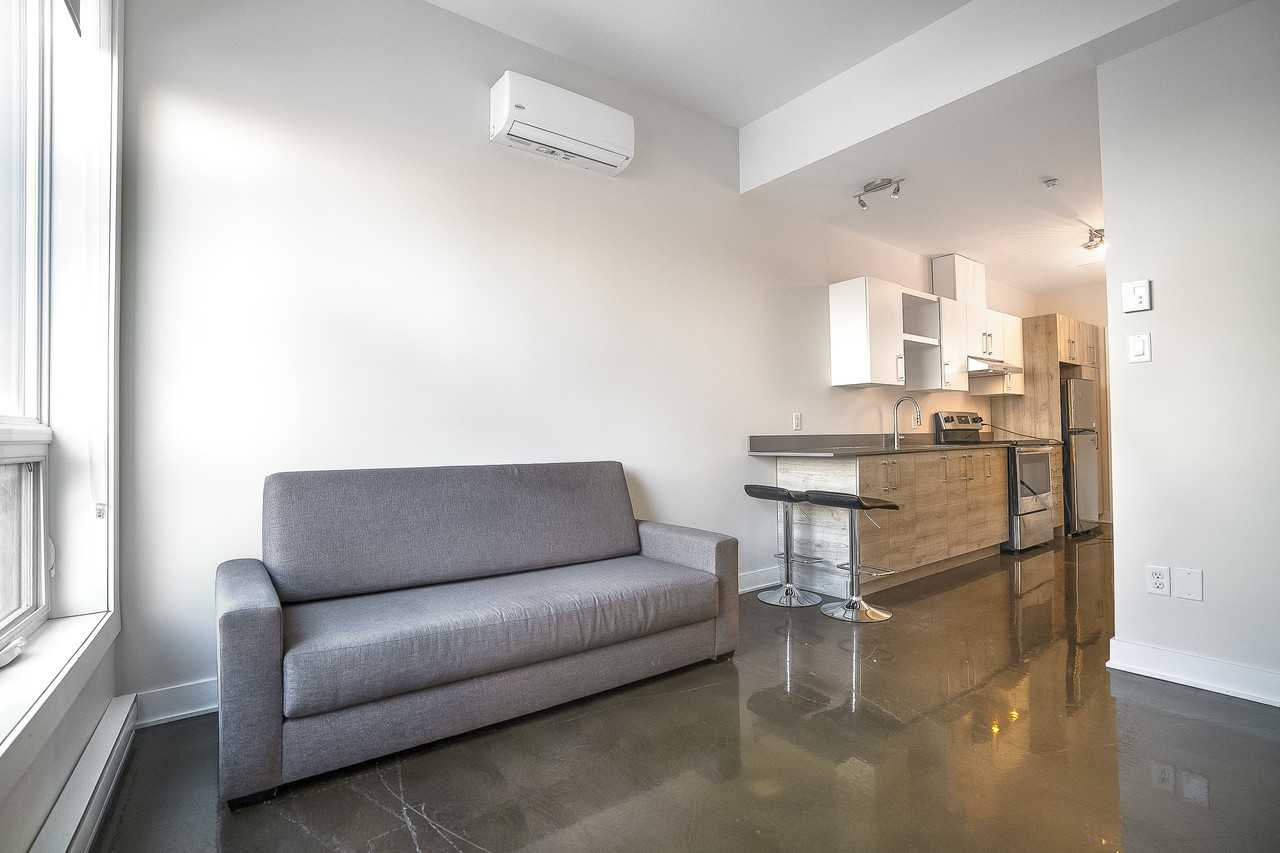 1421 Argyle - Photo 2 of 39