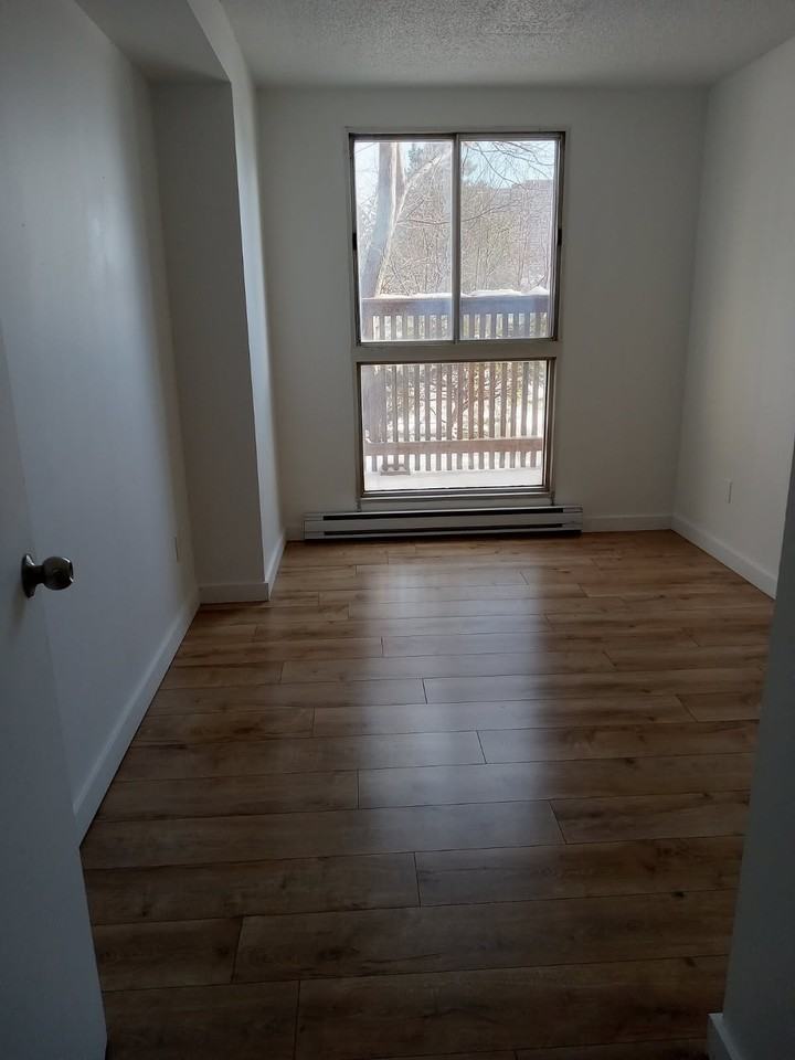 5875 Boulevard Cavendish #106 - Photo 5 of 10