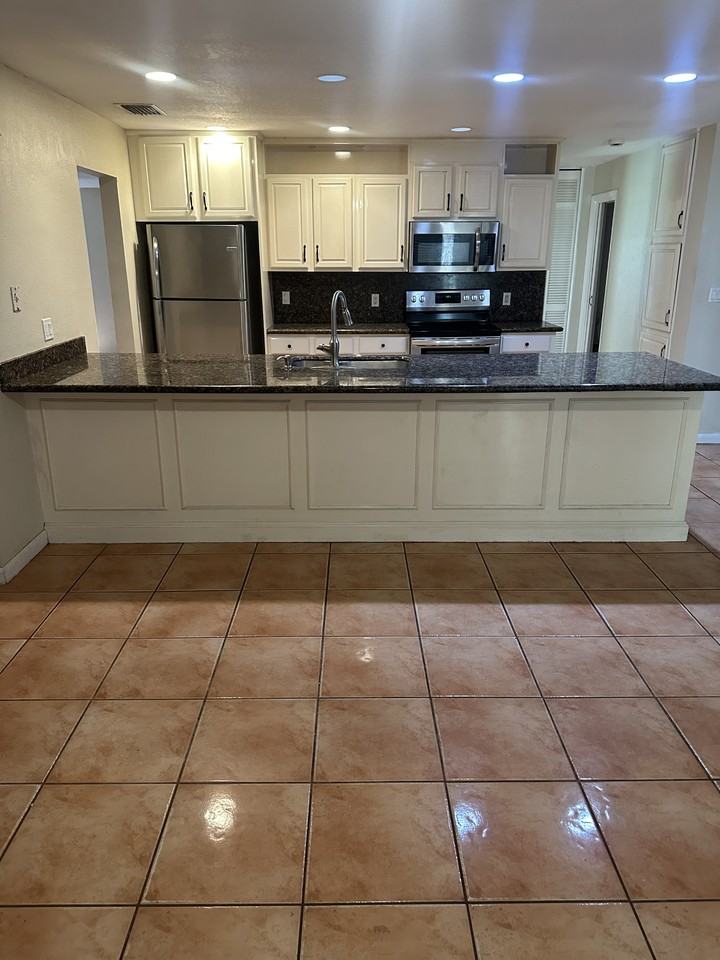 11201 Nw 33rd St #NA - Photo 4 of 12