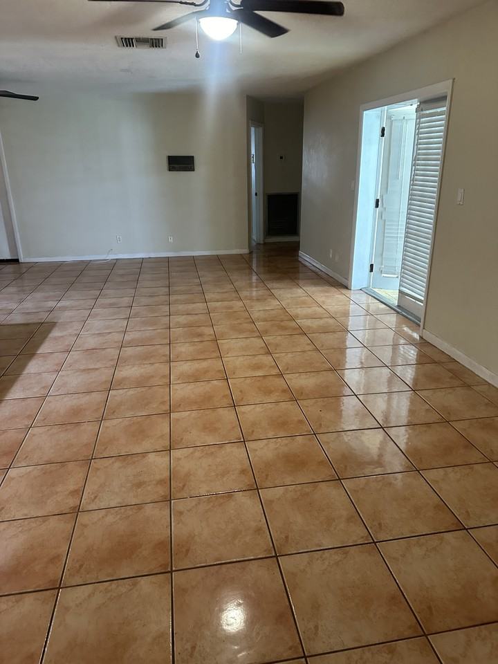 11201 Nw 33rd St #NA - Photo 5 of 12