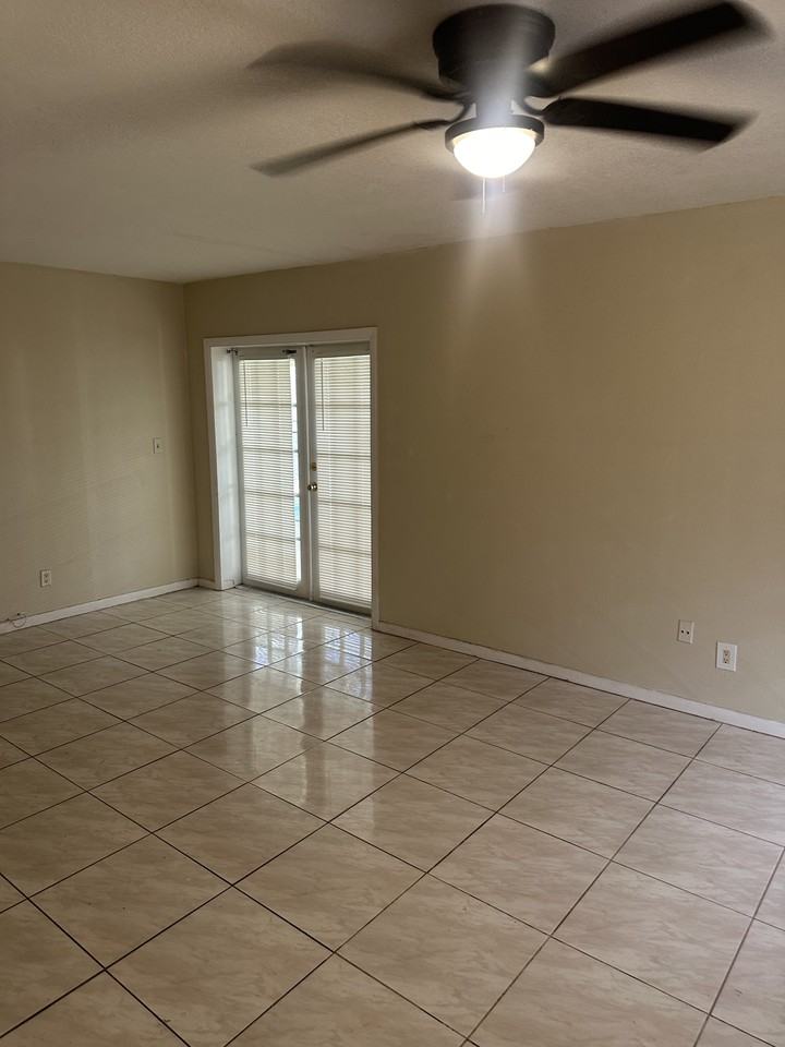 11201 Nw 33rd St #NA - Photo 7 of 12