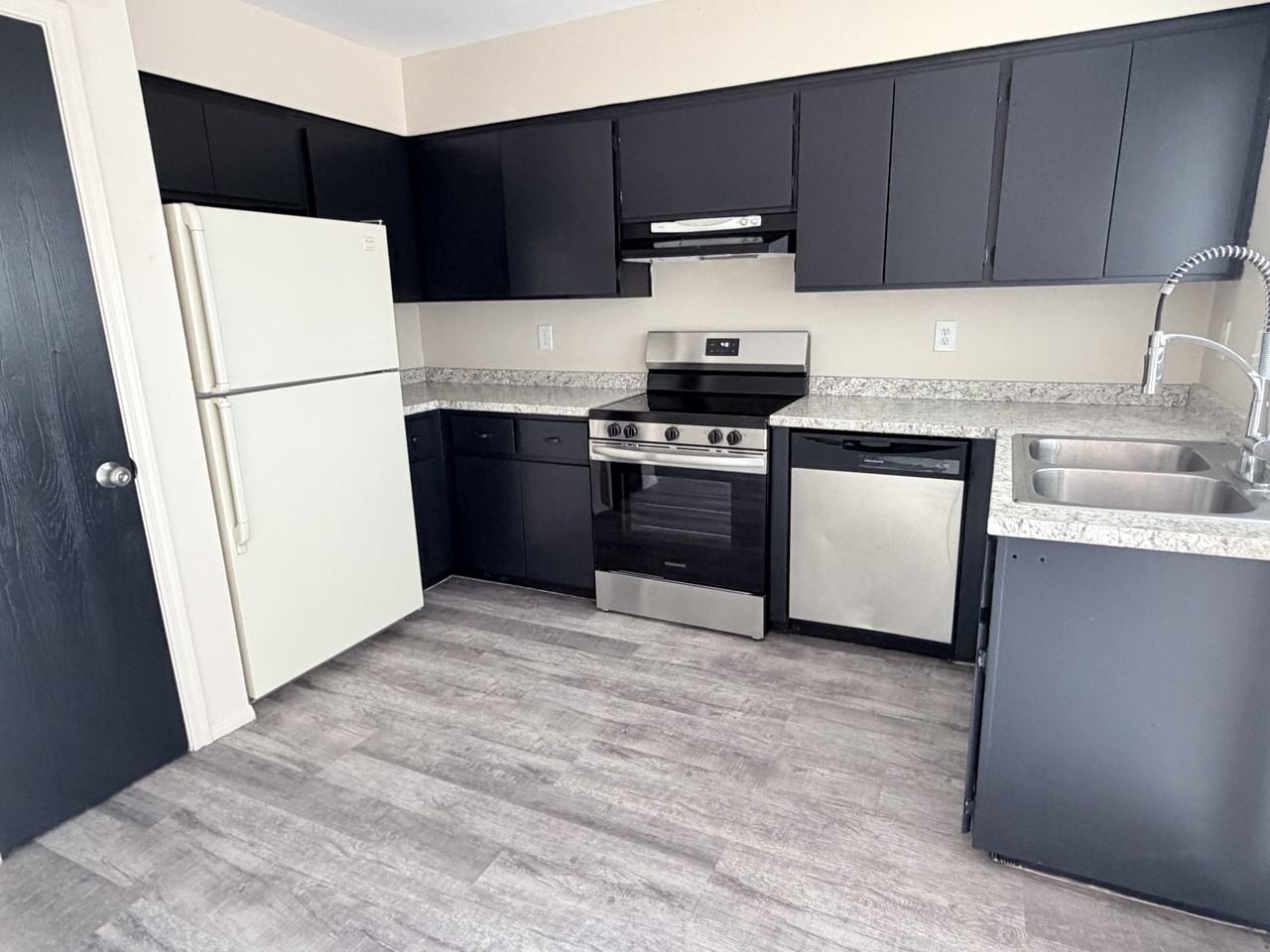 50 W 9th Pl #12 - Photo 3 of 10