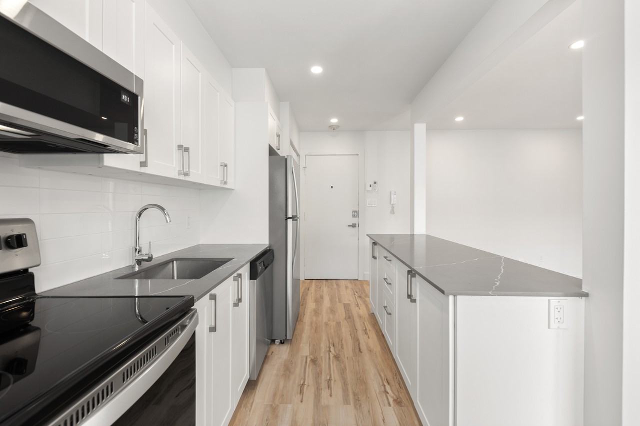 6070 Boulevard Joseph-Renaud #201 - Photo 2 of 15