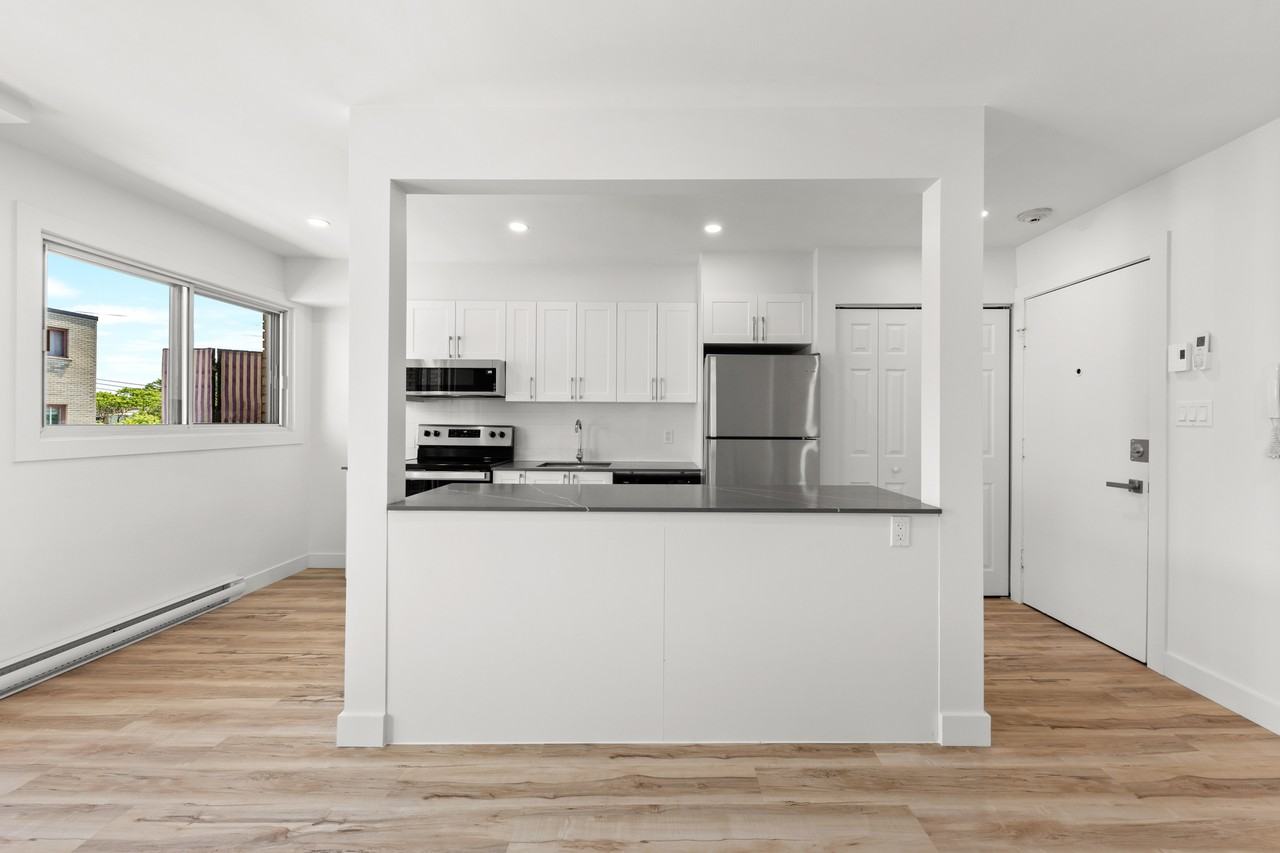 6070 Boulevard Joseph-Renaud #201 - Photo 3 of 15