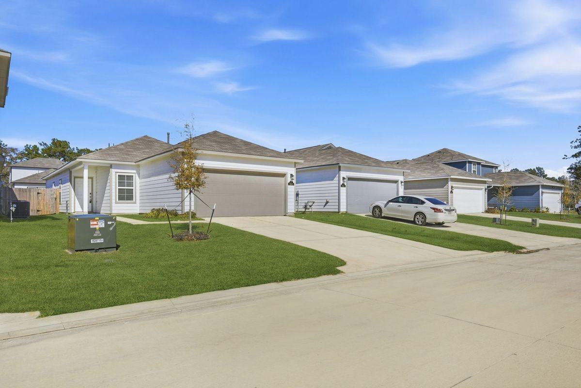 16215 Globetrotter Ct - Photo 3 of 38