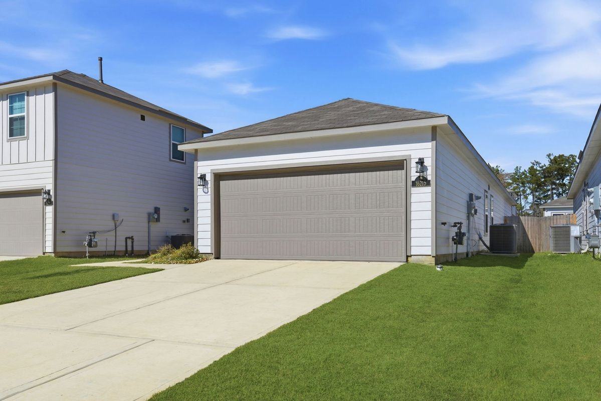 16215 Globetrotter Ct - Photo 4 of 38