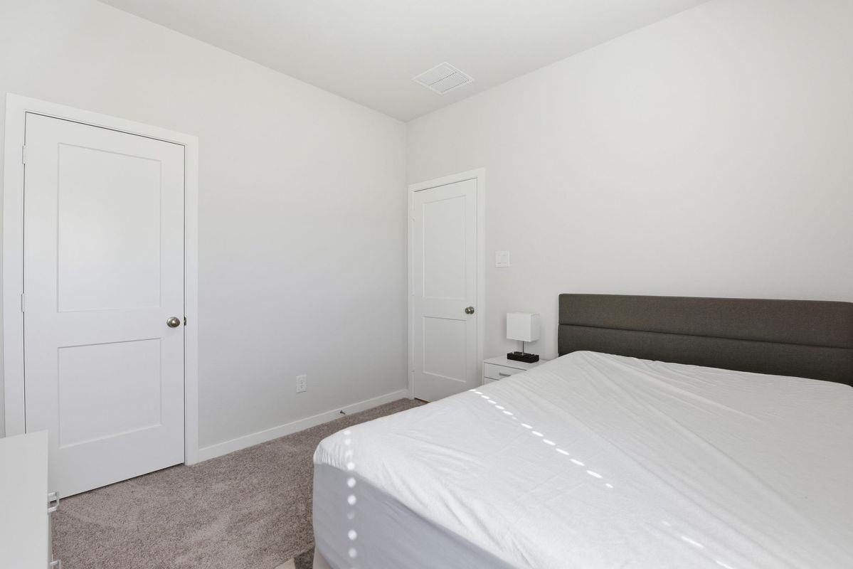 16215 Globetrotter Ct - Photo 6 of 38