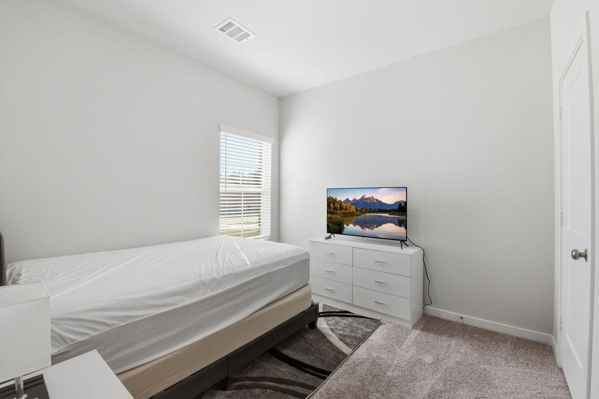 16215 Globetrotter Ct - Photo 7 of 38