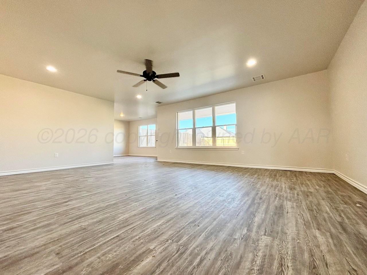 2801 Daytona Ave - Photo 3 of 16