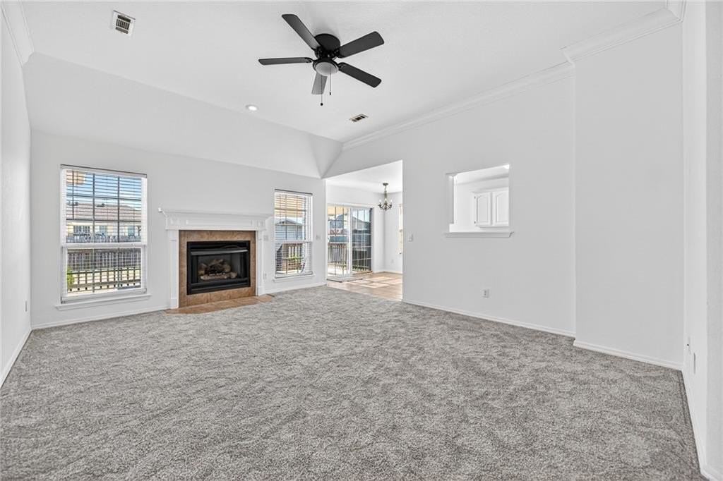 1562 Hutchinson St - Photo 3 of 26