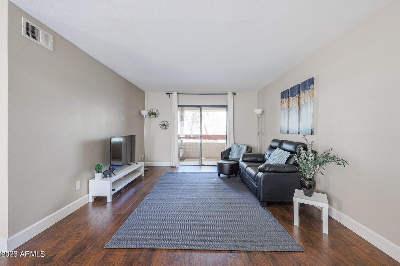 3131 W Cochise Dr Unit 204 #204 - Photo 7 of 42