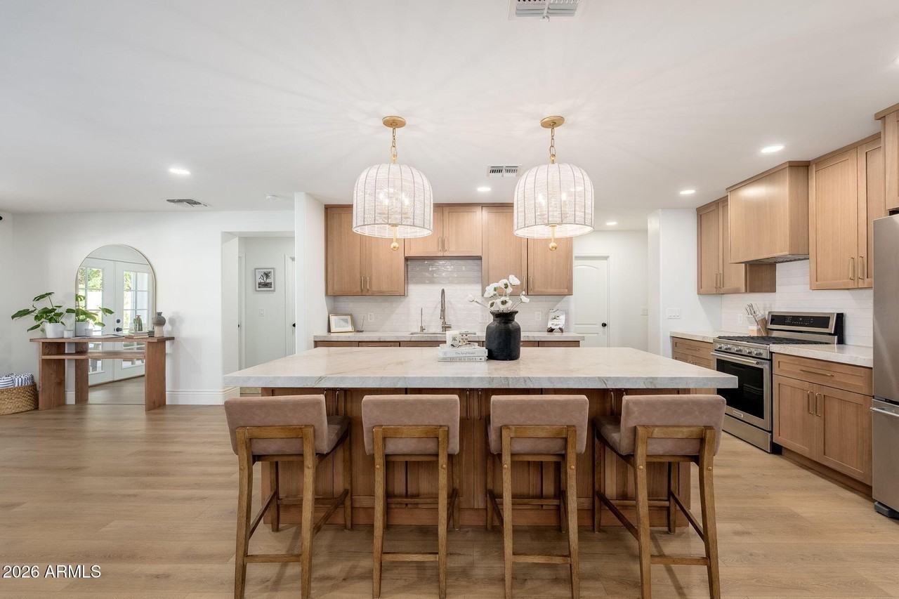 4030 E Fairmount Ave - Photo 7 of 30