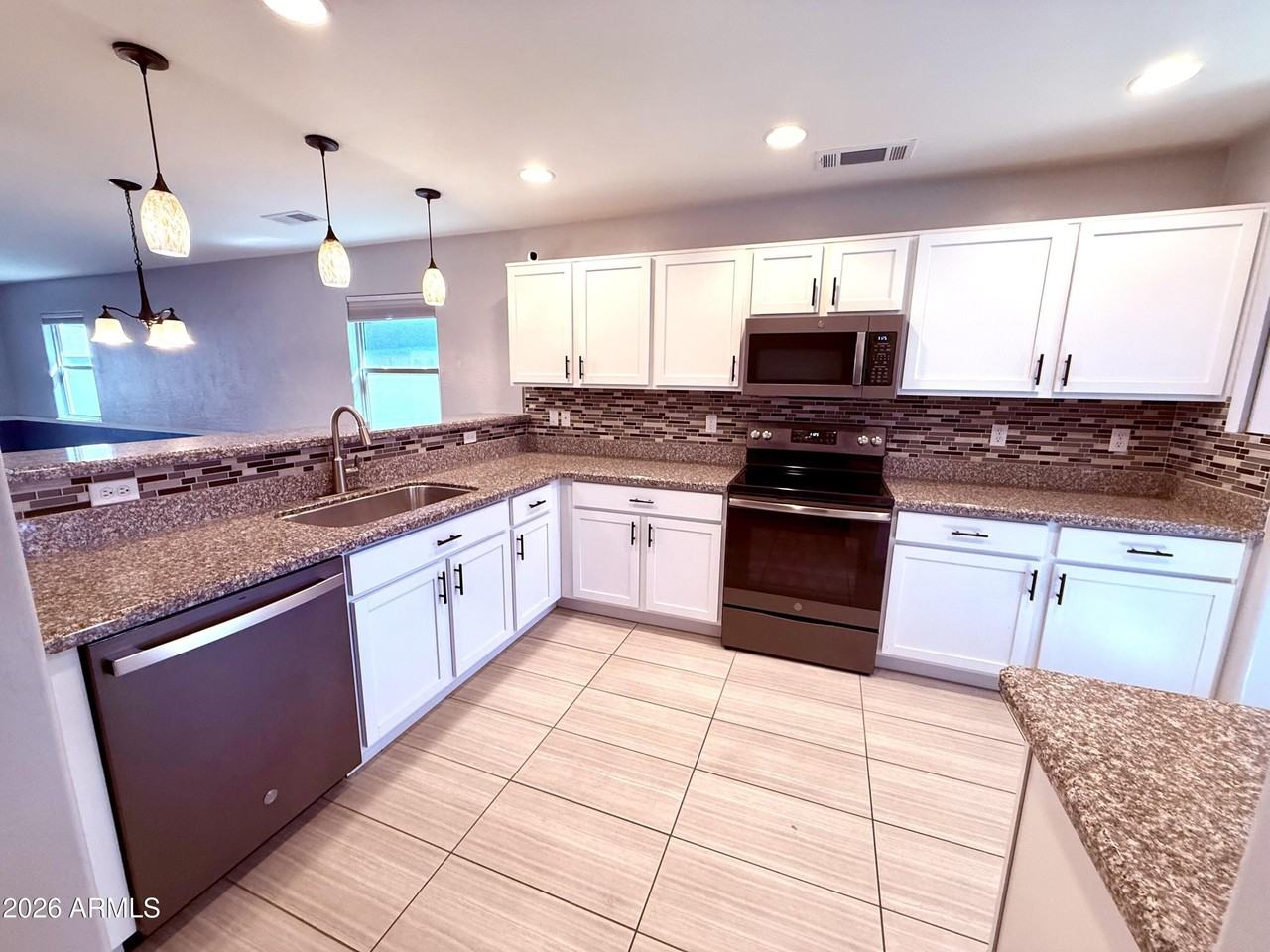 1884 W Expressman St - Photo 7 of 28