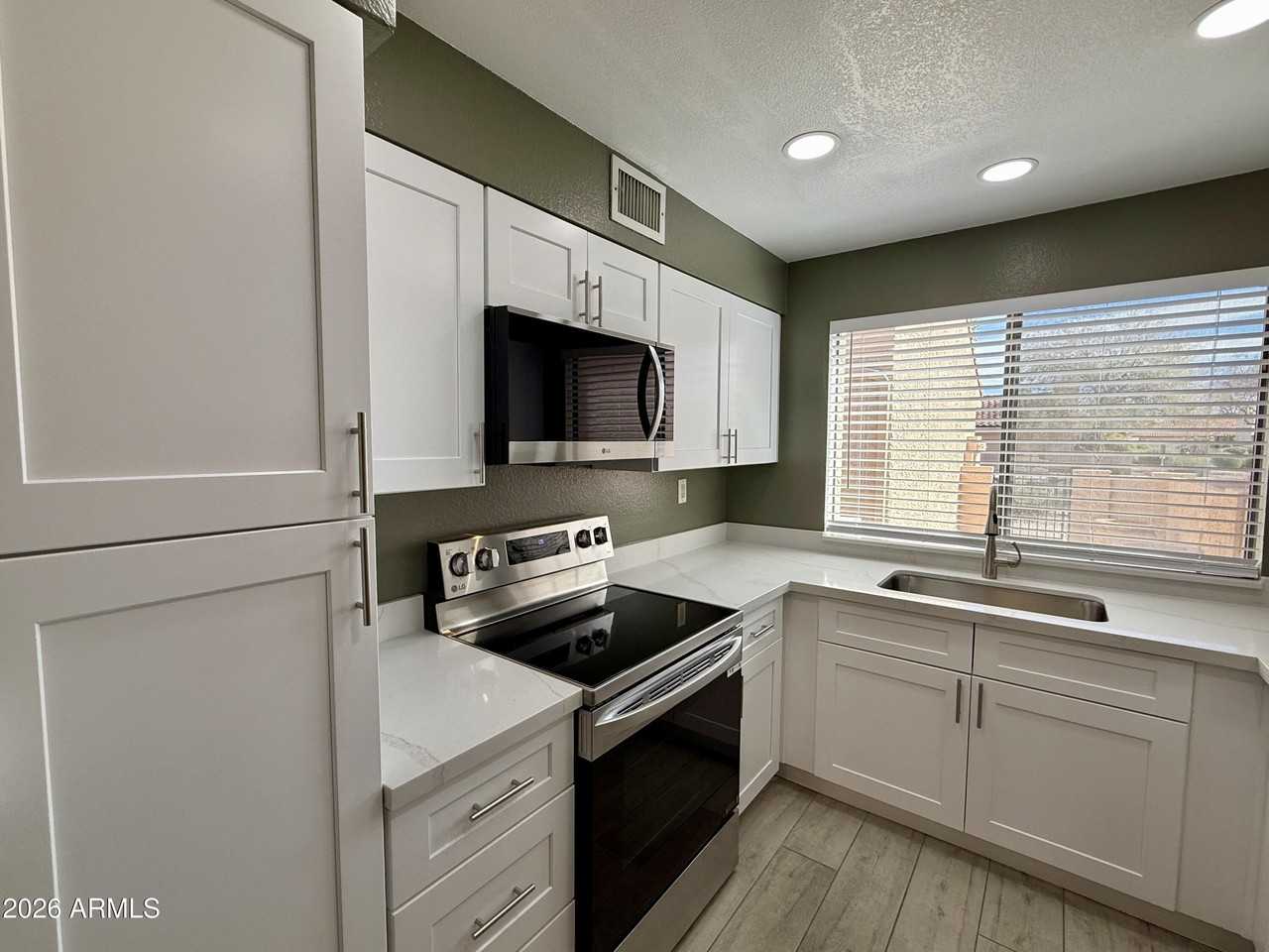 1632 N El Camino Dr - Photo 2 of 25