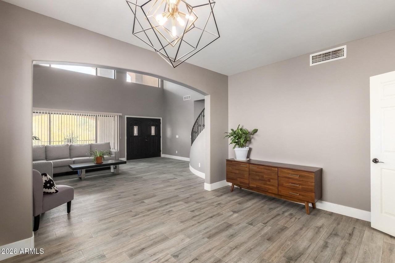 11430 N 16th St - Photo 2 of 27