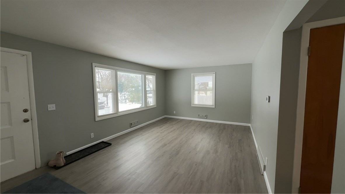 198 Skycrest Dr - Photo 3 of 26