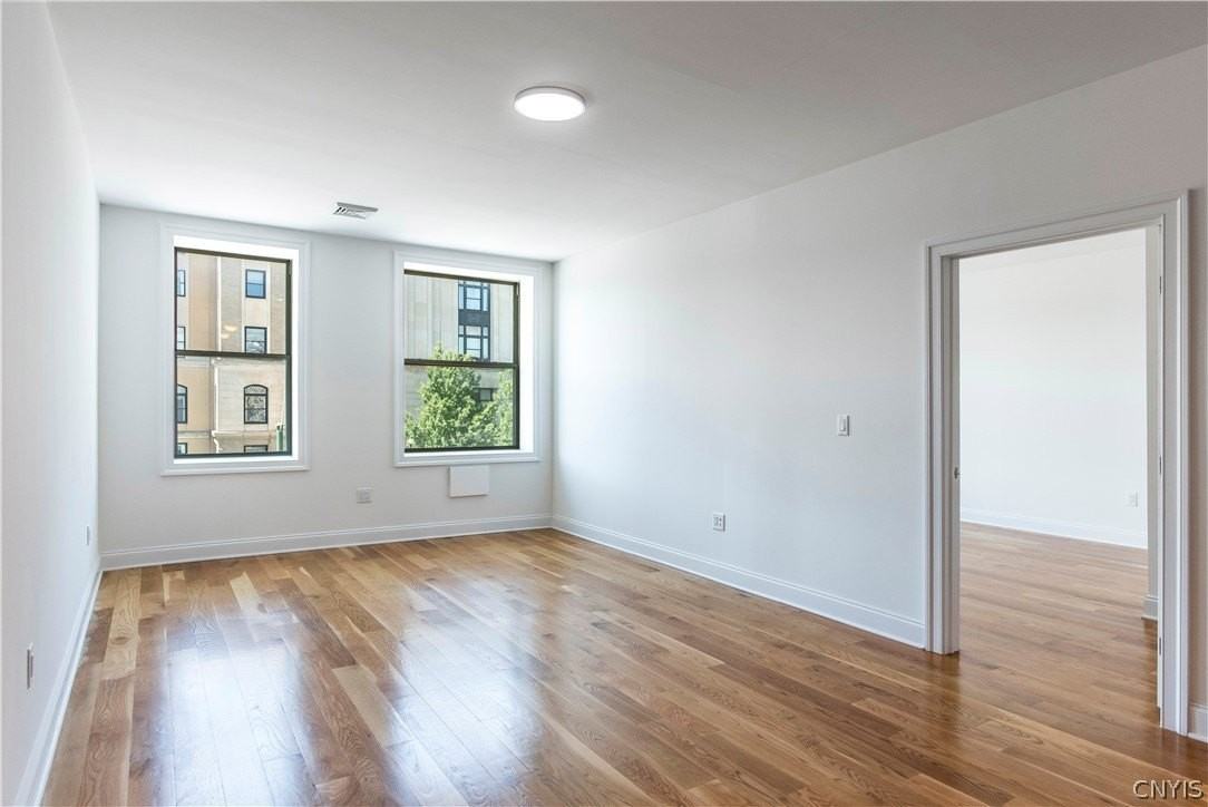 221 Elizabeth St #1 - Photo 7 of 13