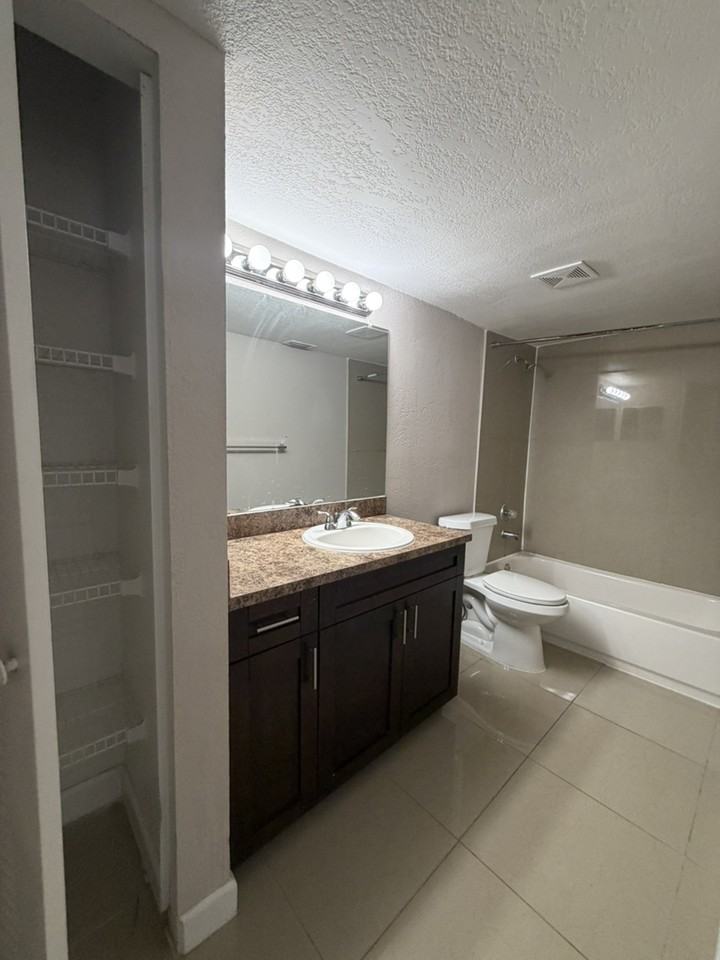 964 Siesta Key Boulevard #416 - Photo 6 of 17