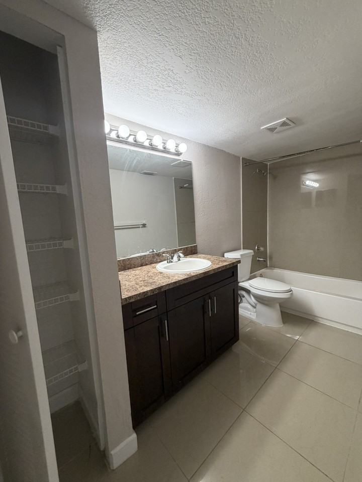 964 Siesta Key Boulevard #416 - Photo 4 of 17