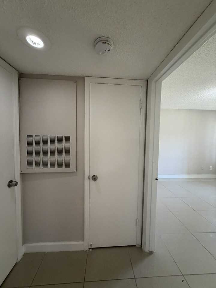 964 Siesta Key Boulevard #416 - Photo 5 of 17