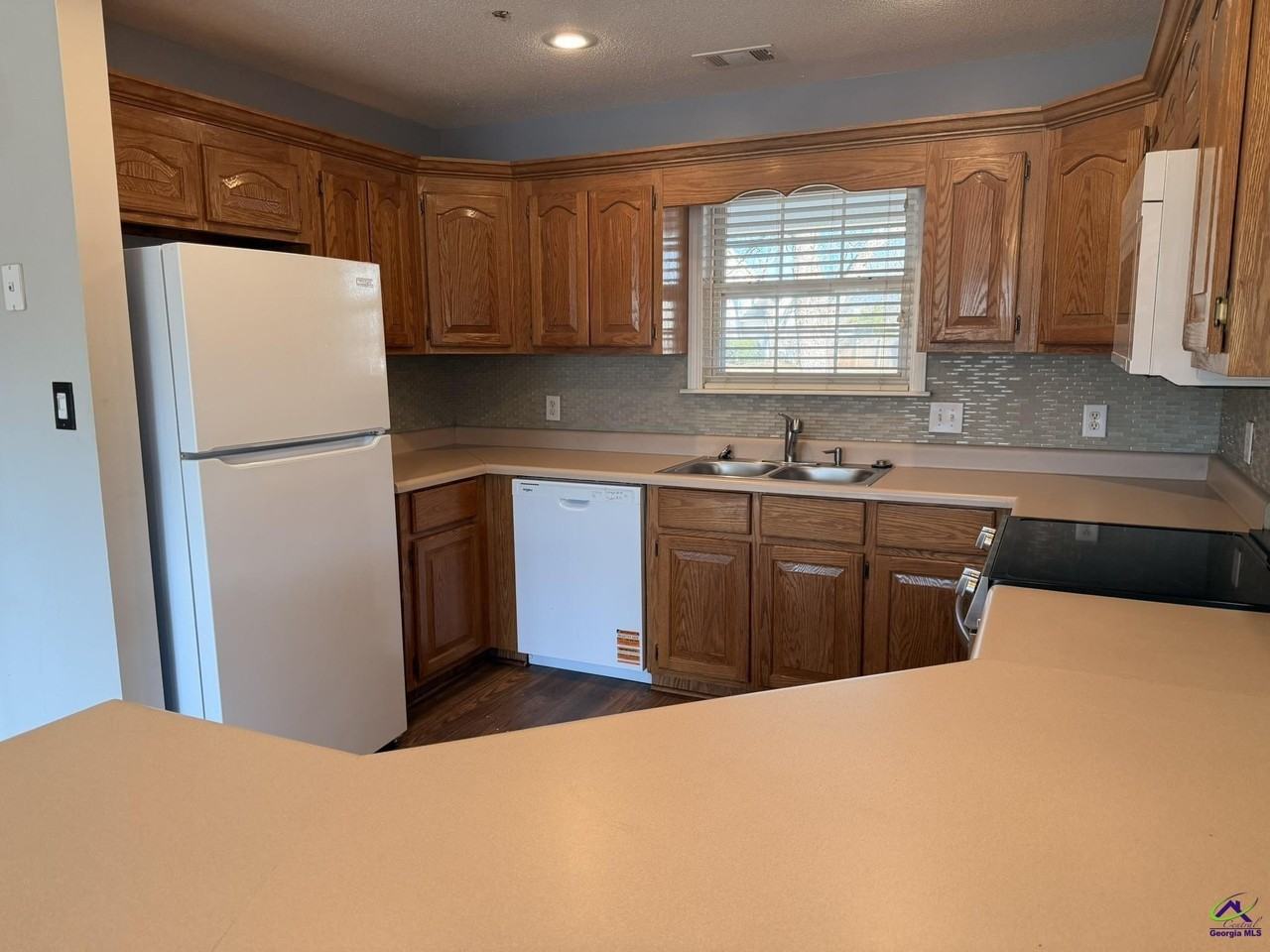 103 Grove Ln - Photo 3 of 14