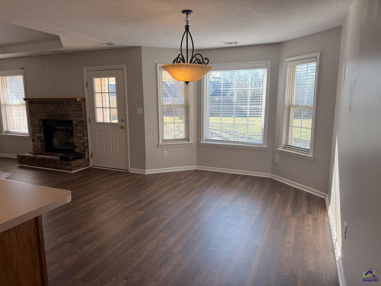 103 Grove Ln - Photo 4 of 14