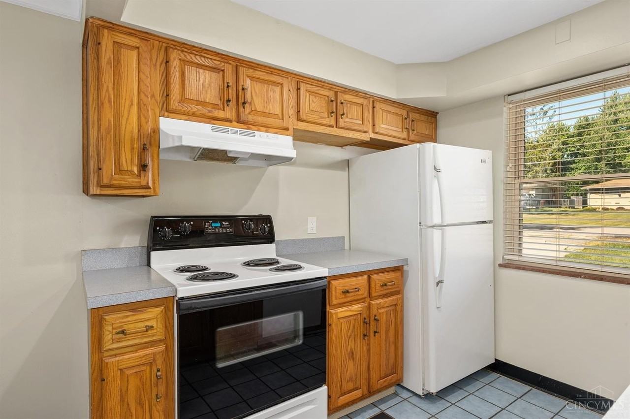 5265 Meyers Ln - Photo 4 of 26