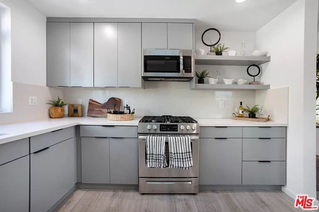 945 N Oxford Ave Apt 6 #6 - Photo 6 of 20