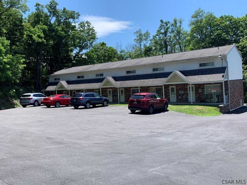 1915 Young St - Photo 5 of 15