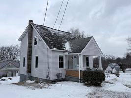 featured image of 247R Darr St