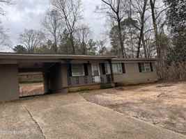 featured image of 107 Oak Ridge Dr