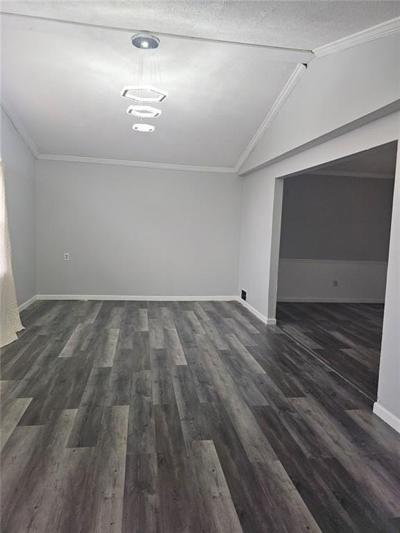 480 Paul St - Photo 4 of 14