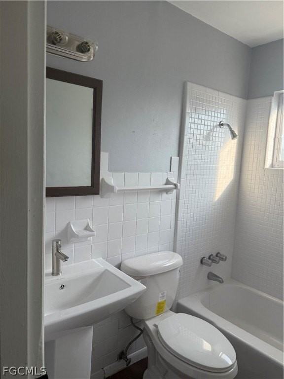 303 Canyon Dr N - Photo 3 of 6