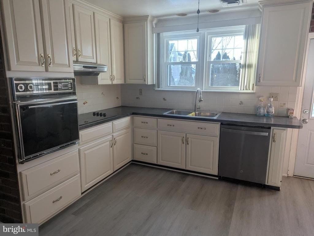 1330 Park Ave - Photo 3 of 20