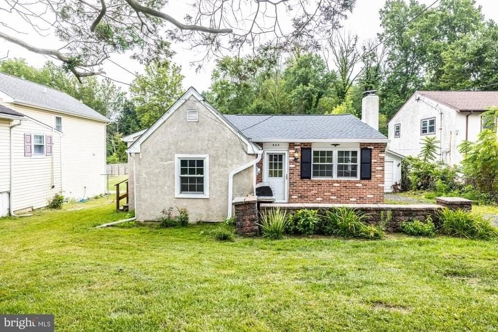 405 Edgewood Ave - Photo 2 of 32