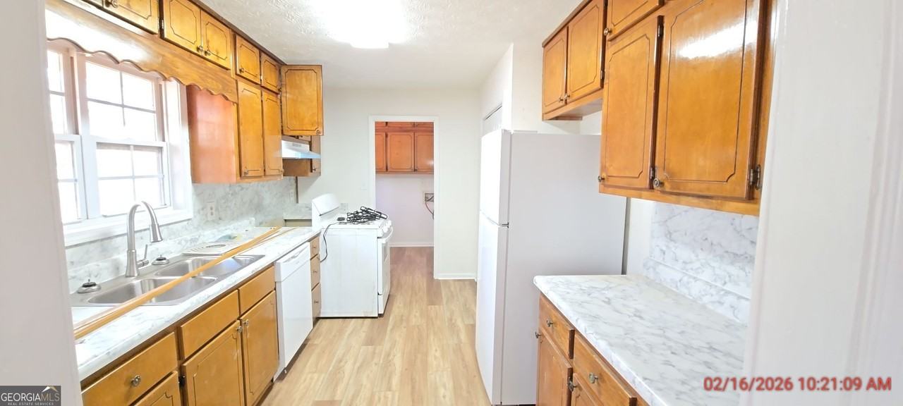 65 Harris St - Photo 6 of 14