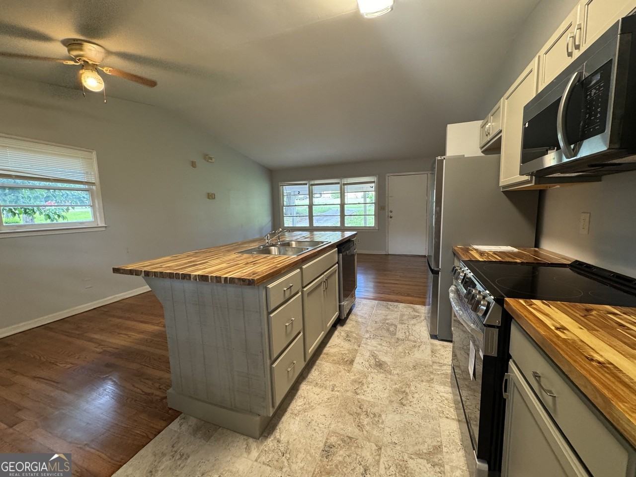 3517 Forrest Park Rd Se - Photo 6 of 10