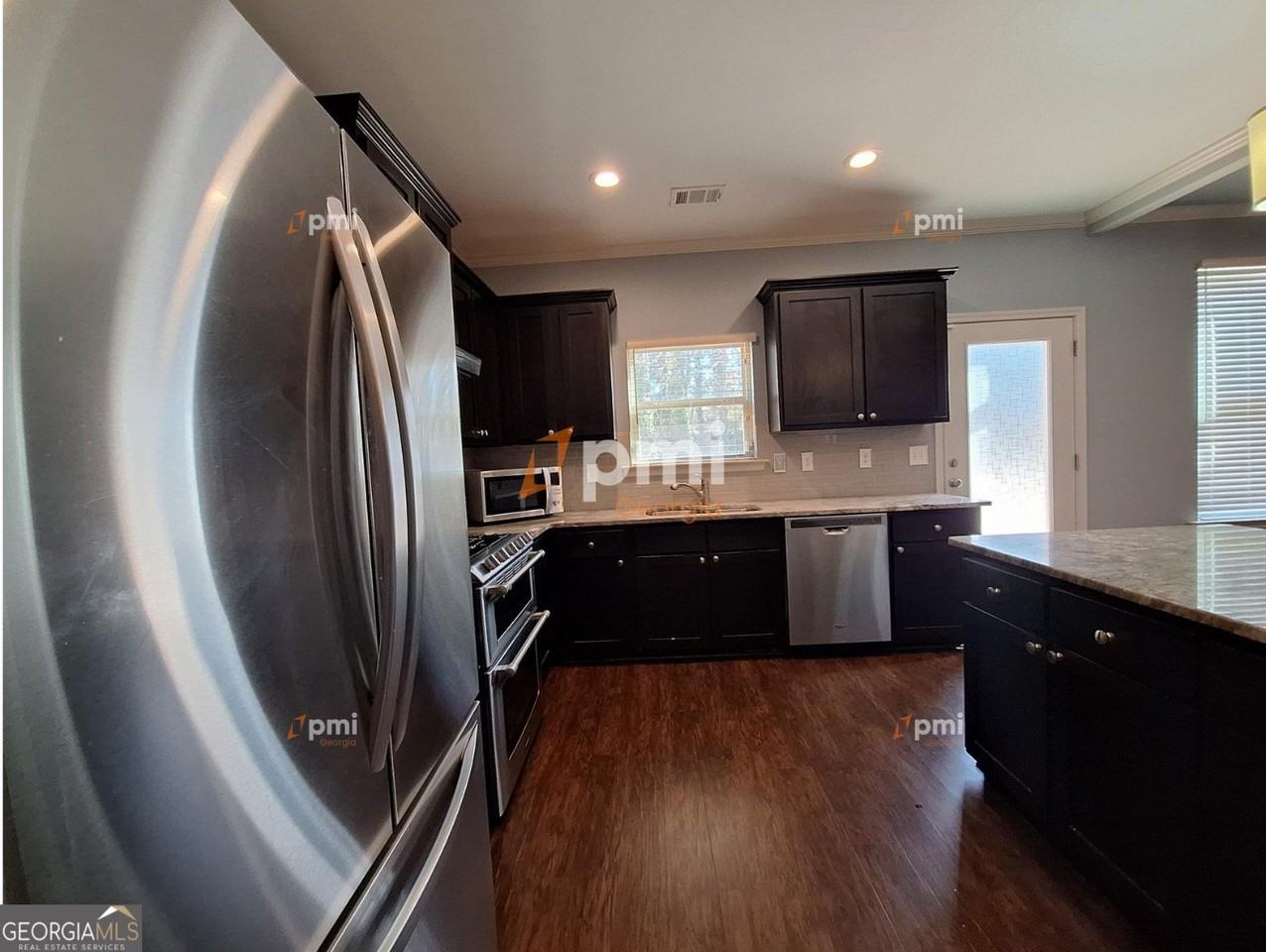 2449 Boulder Rd Se - Photo 3 of 21