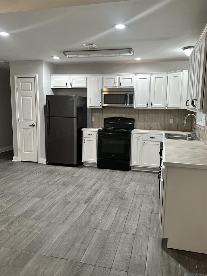 14304 Cassie Ln #A - Photo 3 of 11