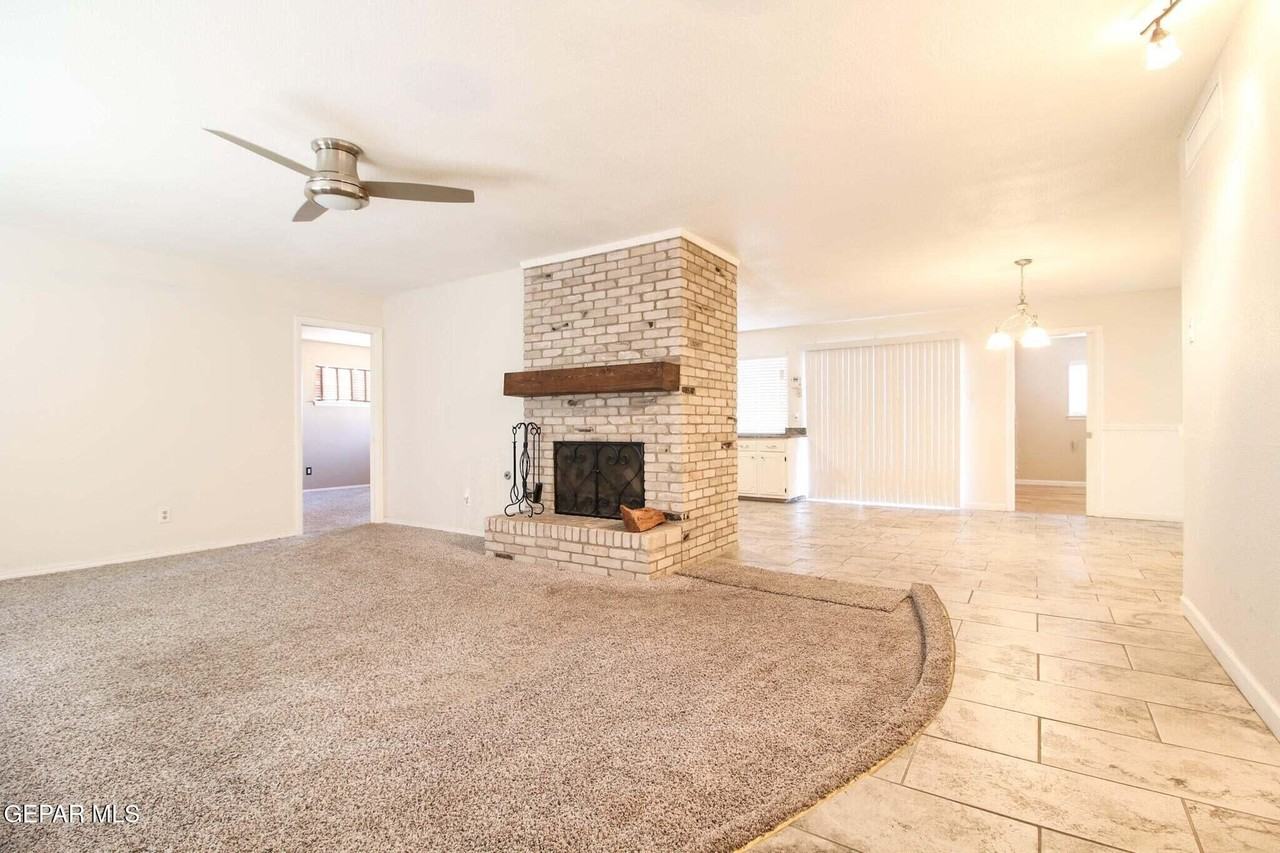 6613 Southwind Dr - Photo 3 of 11