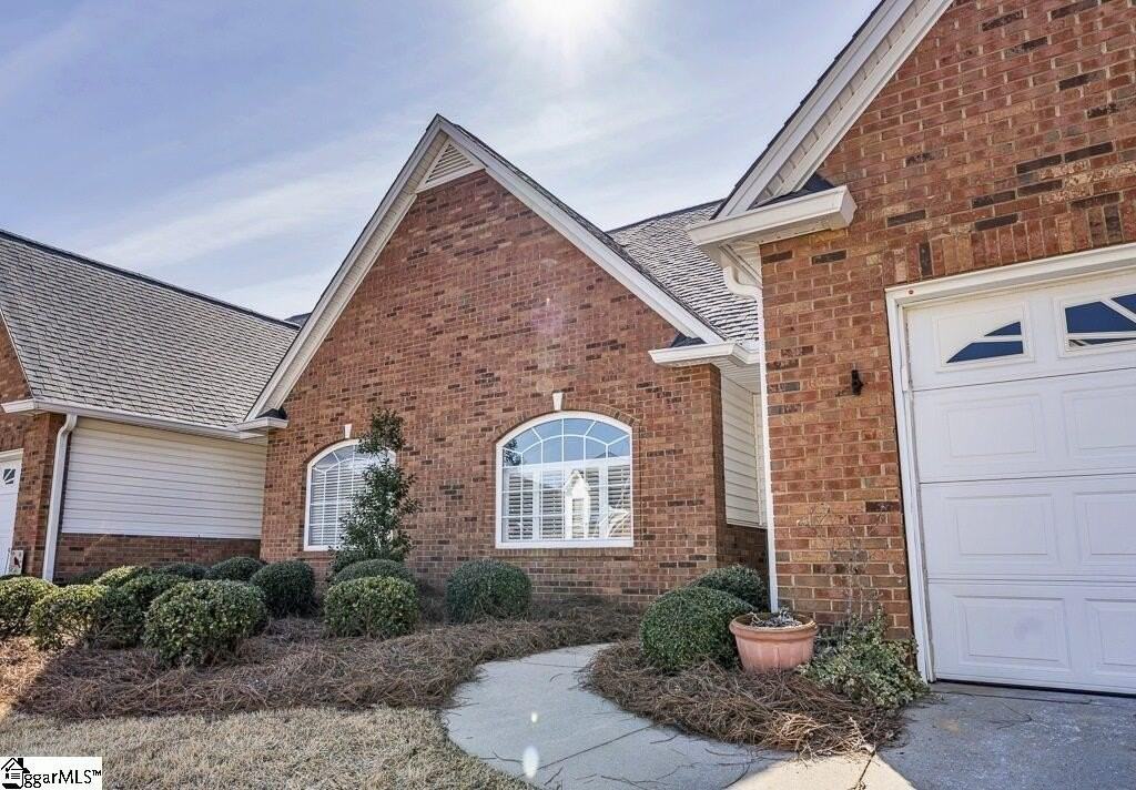 205 Chadwyck Ct - Photo 2 of 35