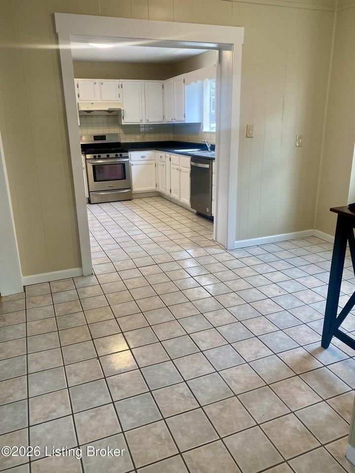 551 Eastern Pkwy - Photo 5 of 16