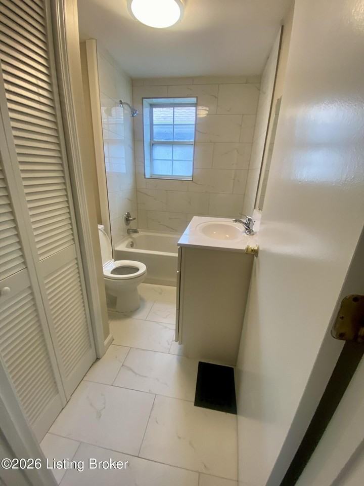 551 Eastern Pkwy - Photo 7 of 16