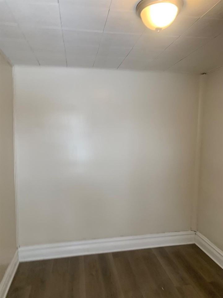 5716 Calumet Ave Apt 4 #4 - Photo 3 of 9