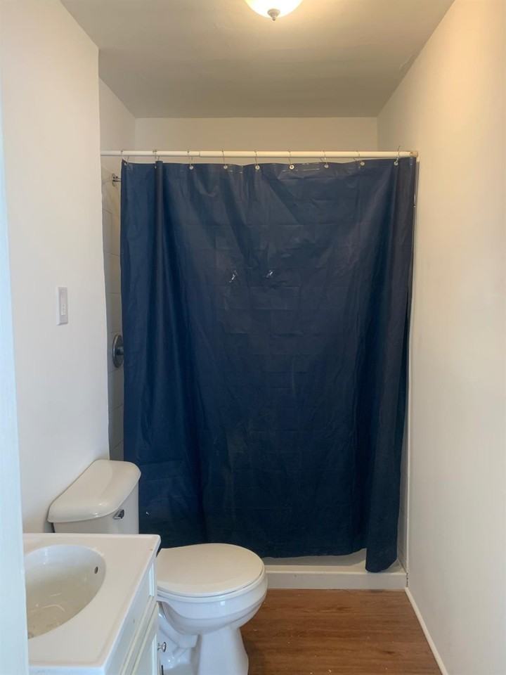 5716 Calumet Ave Apt 4 #4 - Photo 5 of 9