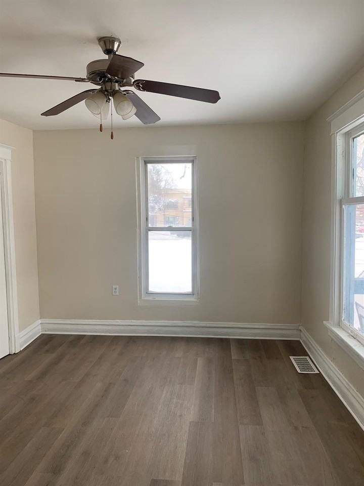 5716 Calumet Ave Apt 4 #4 - Photo 6 of 9