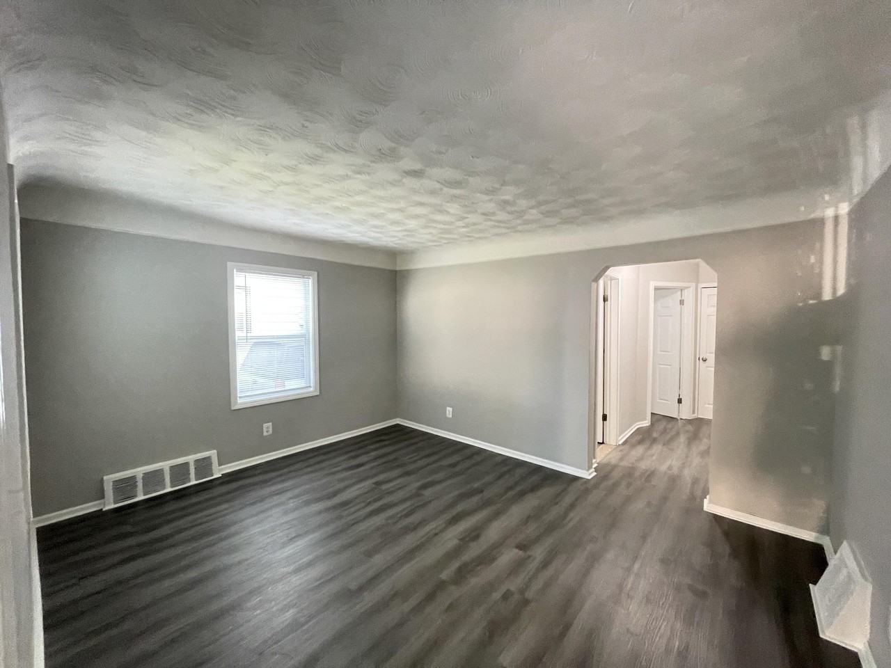 18943 Greydale Ave - Photo 5 of 21