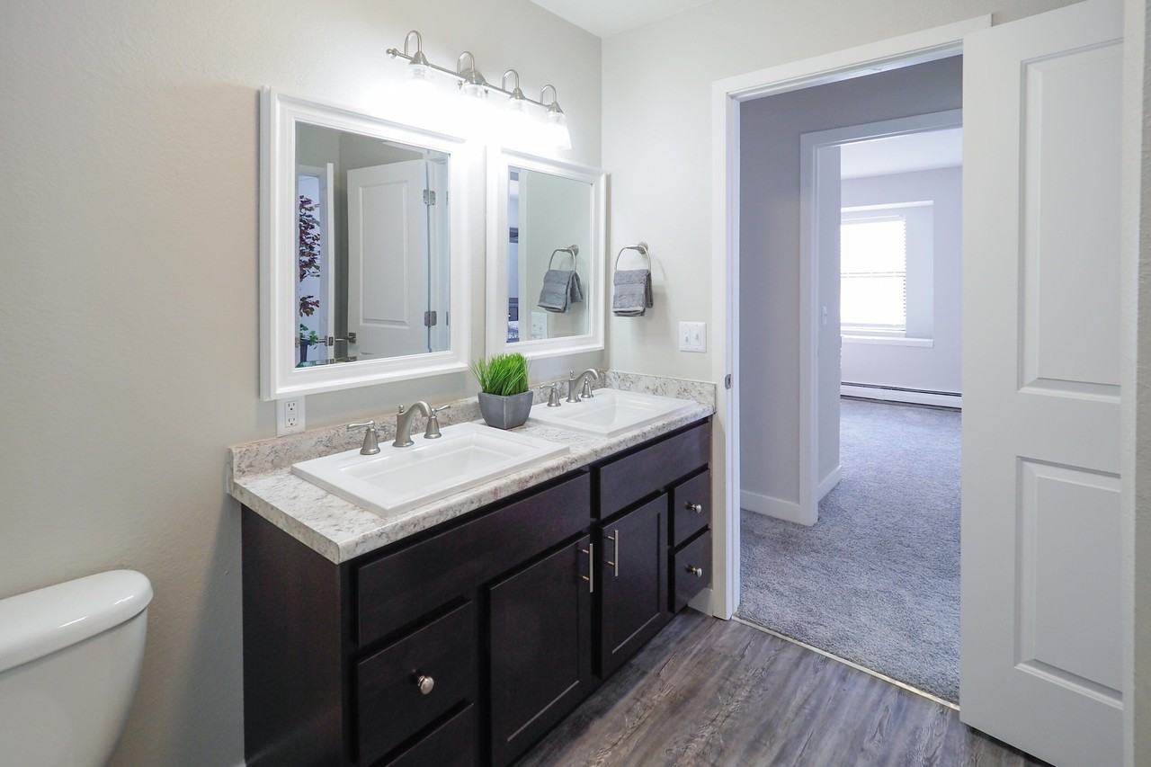 3235 Mill Creek Dr Apt 8 #8 - Photo 2 of 7