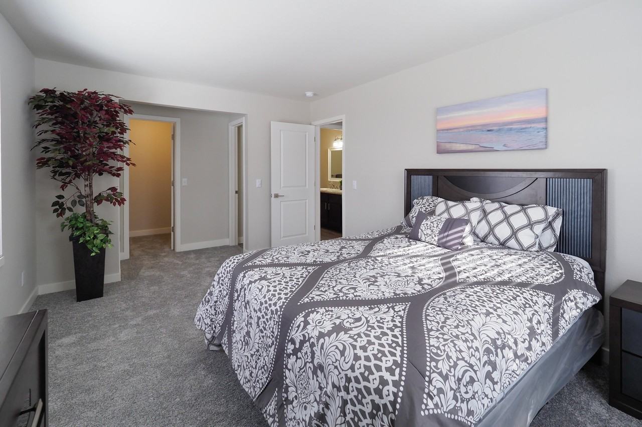 3235 Mill Creek Dr Apt 8 #8 - Photo 3 of 7